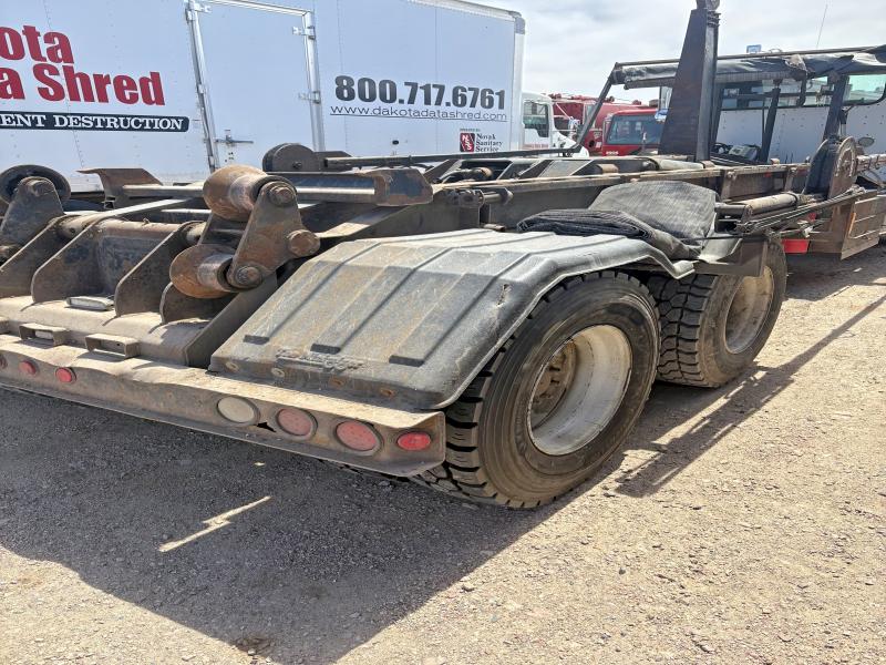 52069826 :رقم المزاد ، 2NPNLZ0X25M846051 vin ، 2005 Peterbilt 330 مزاد بيع