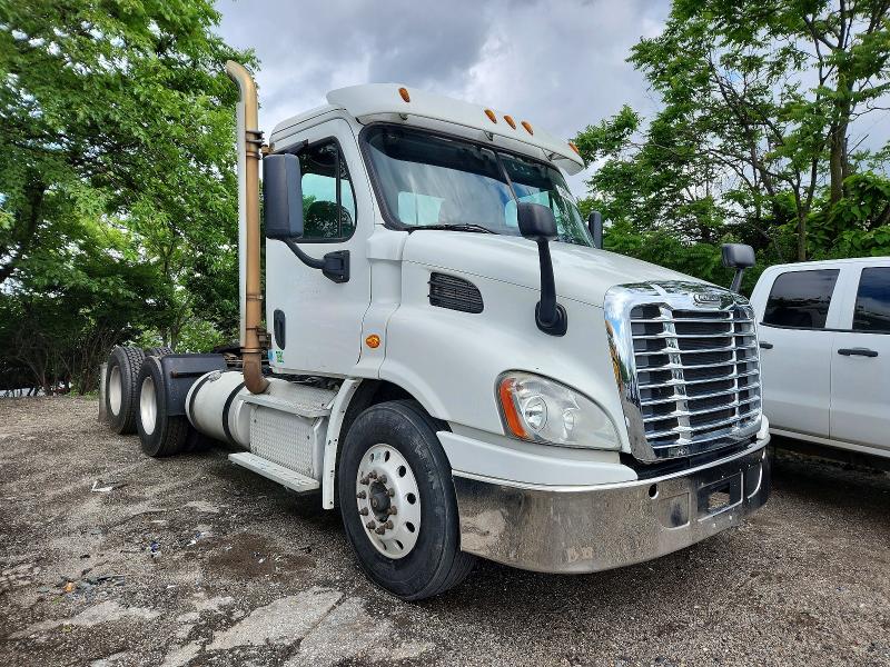 47719016 :رقم المزاد ، 3AKJGBDV1GSGR1369 vin ، 2016 Freigliner Cascadia 113 مزاد بيع