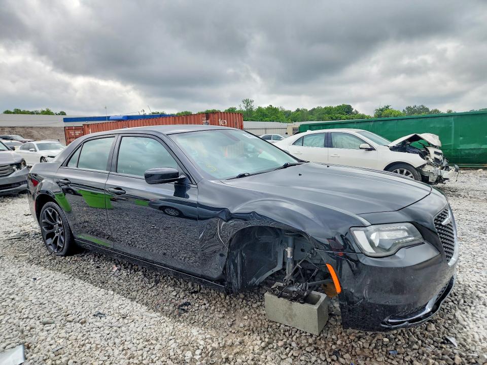 Auction sale of the 2019 Chrysler 300, vin: 2C3CCAAG6KH648211, lot number: 54401076