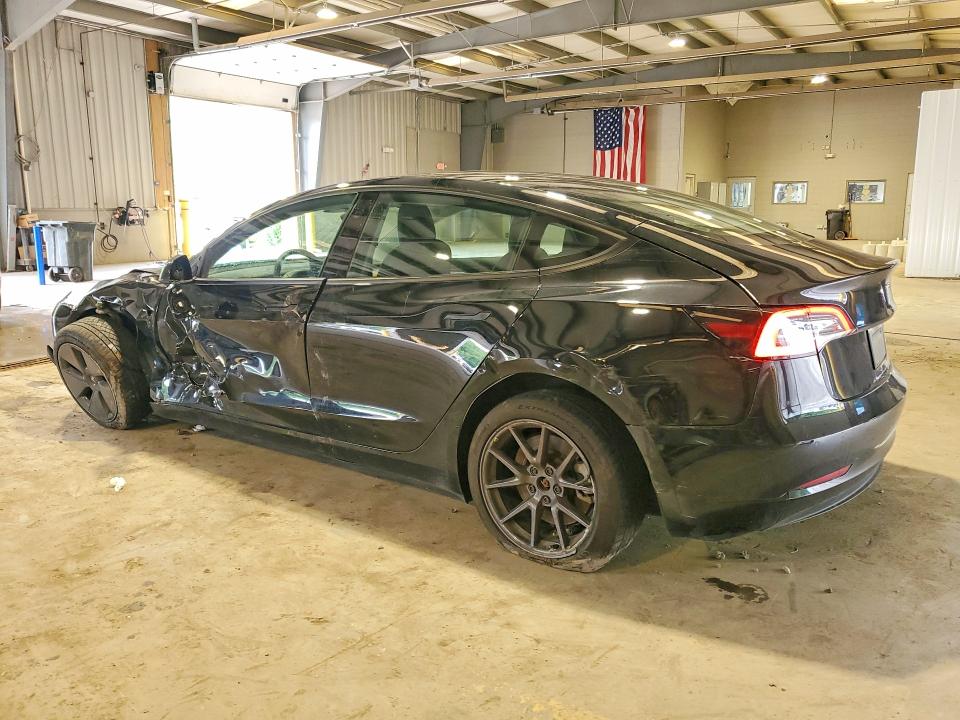 55136886 :رقم المزاد ، 5YJ3E1EB7NF332413 vin ، 2022 Tesla Model 3 مزاد بيع