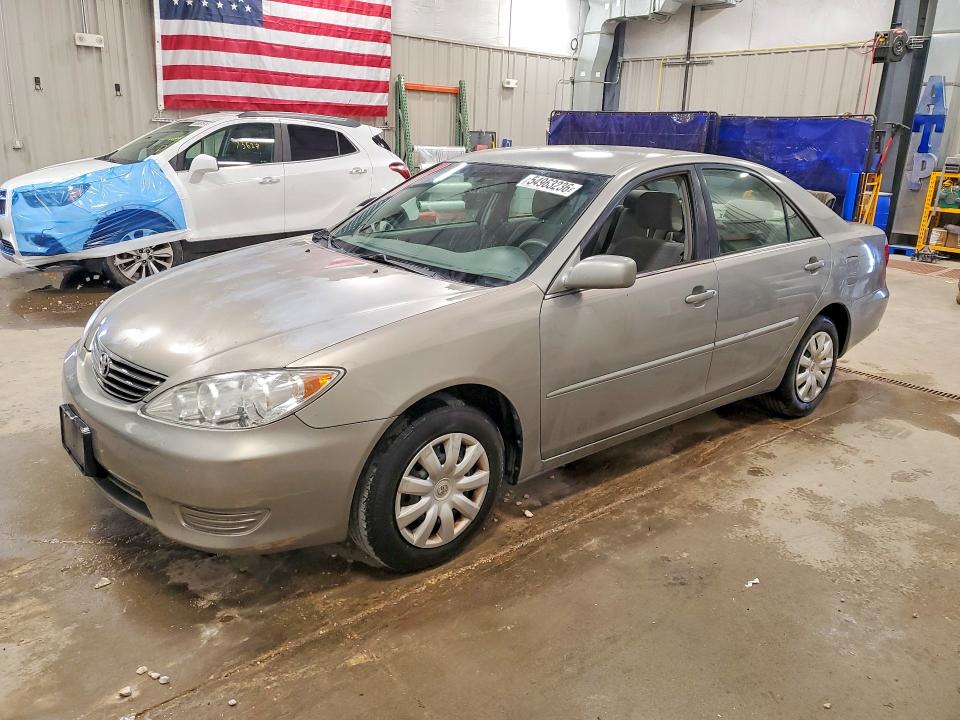 Auction sale of the 2005 Toyota Camry, vin: 4T1BE32K95U575882, lot number: 54963236