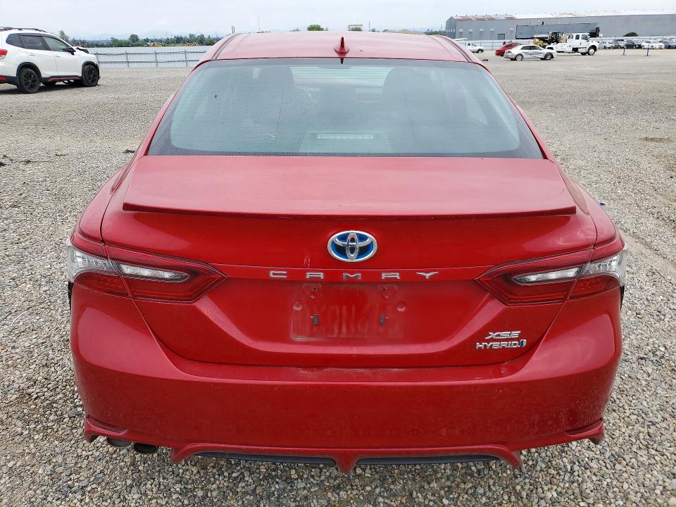 49005496 :رقم المزاد ، 4T1K31AK1MU031290 vin ، 2021 Toyota Camry Hybrid مزاد بيع