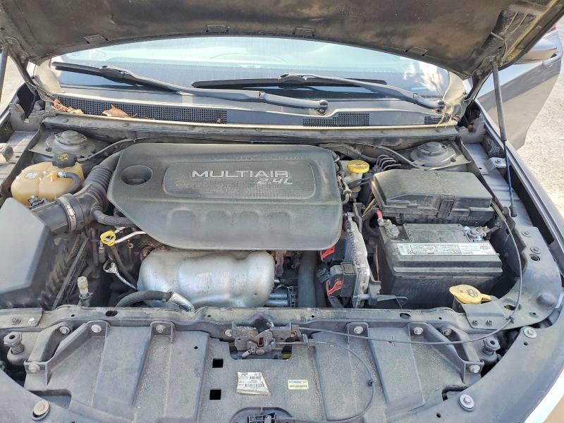 54064456 :رقم المزاد ، 1C3CCCAB2FN611542 vin ، 2015 Chrysler 200 مزاد بيع