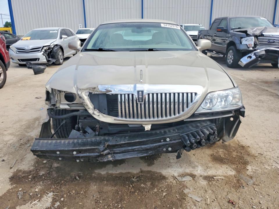 Продажа на аукционе авто 2005 Lincoln Town Car, vin: 1LNHM82W05Y630001, номер лота: 54152916