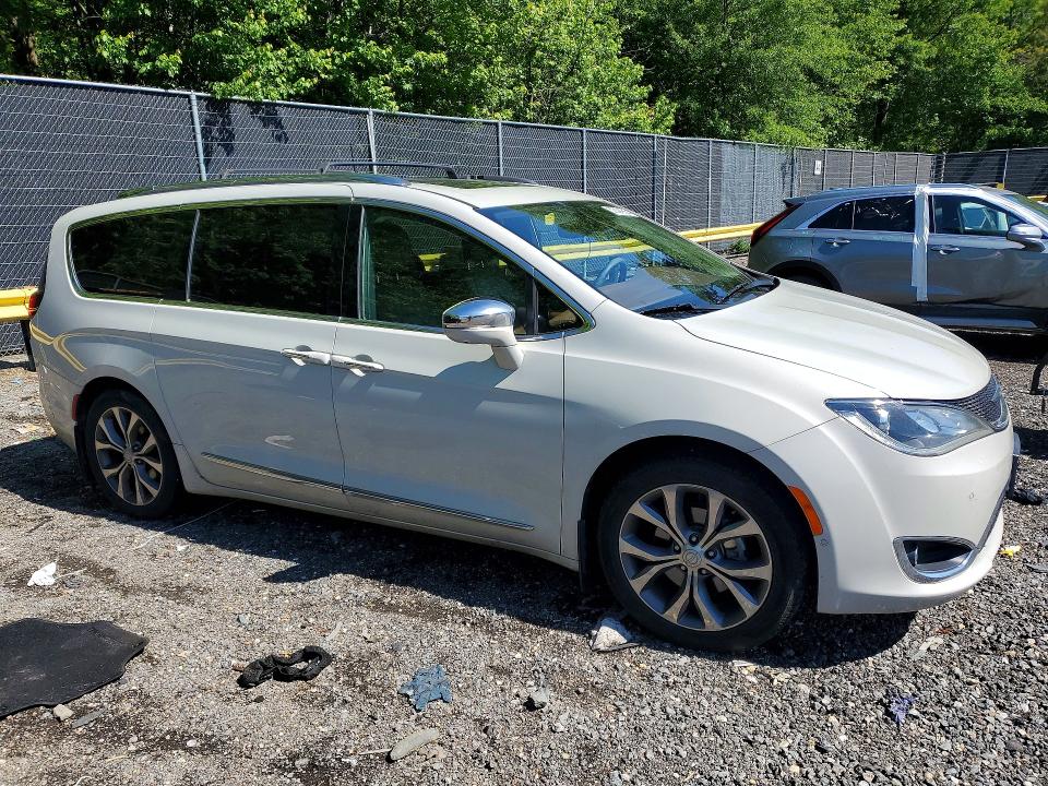 52094066 :رقم المزاد ، 2C4RC1GG1HR643112 vin ، 2017 Chrysler Pacifica مزاد بيع