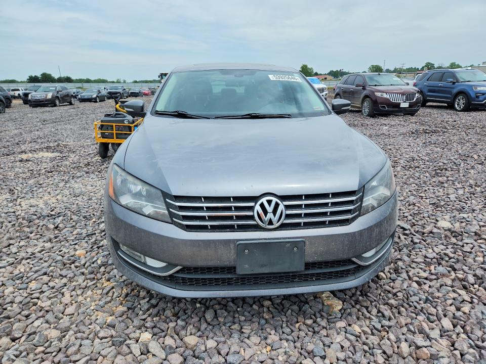 53925646 :رقم المزاد ، 1VWCN7A36DC024370 vin ، 2013 Volkswagen Passat مزاد بيع
