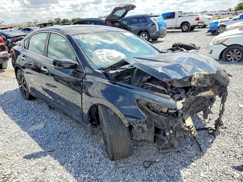 2017 Nissan Altima მანქანა იყიდება აუქციონზე, vin: 1N4AL3AP5HN342301, აუქციონის ნომერი: 53883436