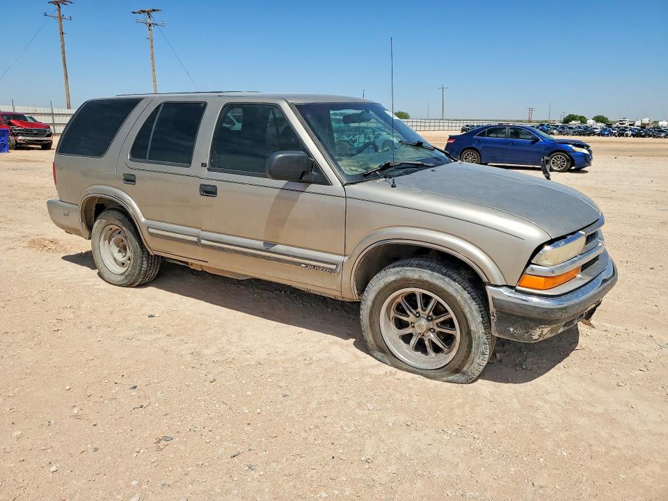Auction sale of the 2000 Chevrolet Blazer, vin: 1GNCS13W4YK165103, lot number: 52417616