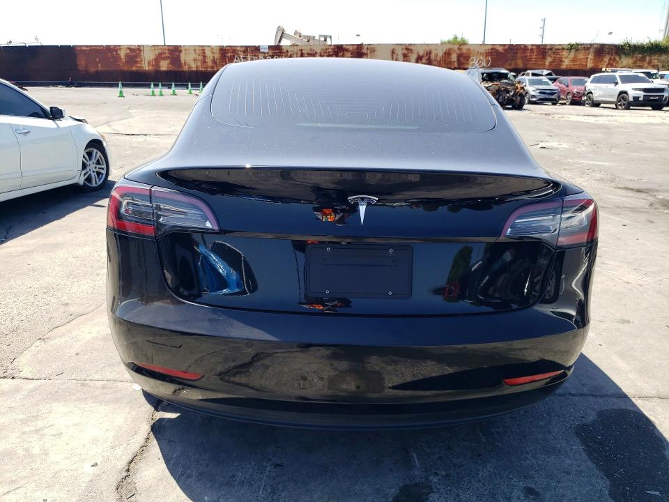 52902826 :رقم المزاد ، 5YJ3E1EA1KF305078 vin ، 2019 Tesla Model 3 مزاد بيع
