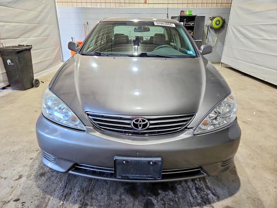 Продажа на аукционе авто 2005 Toyota Camry, vin: 4T1BE32K55U983361, номер лота: 52803866