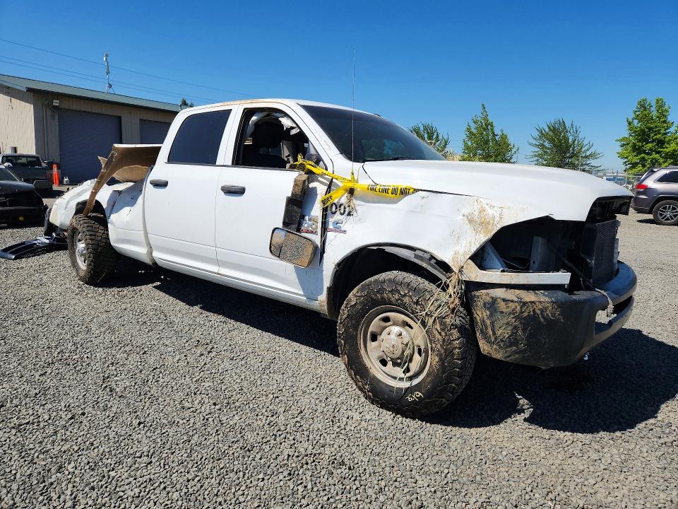 54229966 :رقم المزاد ، 3C6UR4HL0JG424392 vin ، 2018 Ram 2500 مزاد بيع