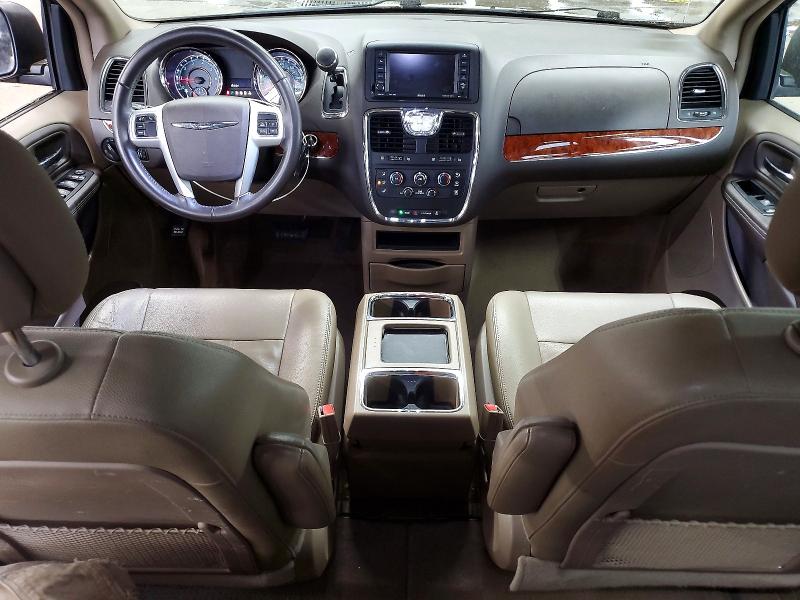 2015 Chrysler Town & Country მანქანა იყიდება აუქციონზე, vin: 2C4RC1AG4FR676465, აუქციონის ნომერი: 54016586