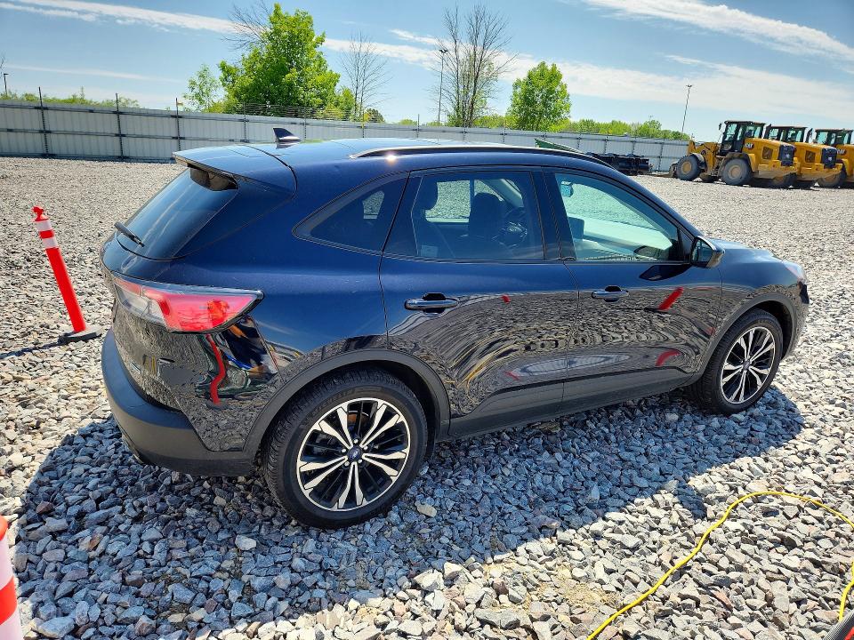 Продажа на аукционе авто 2021 Ford Escape, vin: 1FMCU9BZ6MUB15357, номер лота: 55144576