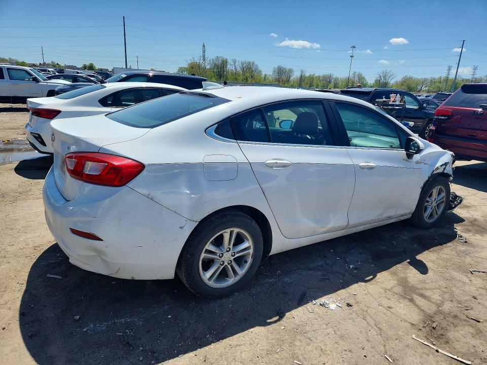2017 Chevrolet Cruze მანქანა იყიდება აუქციონზე, vin: 1G1BE5SMXH7113103, აუქციონის ნომერი: 52029556