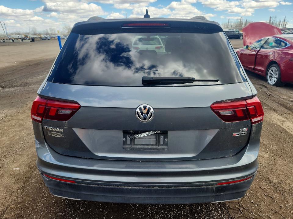 51776916 :رقم المزاد ، 3VV2B7AX8JM157282 vin ، 2018 Volkswagen Tiguan مزاد بيع