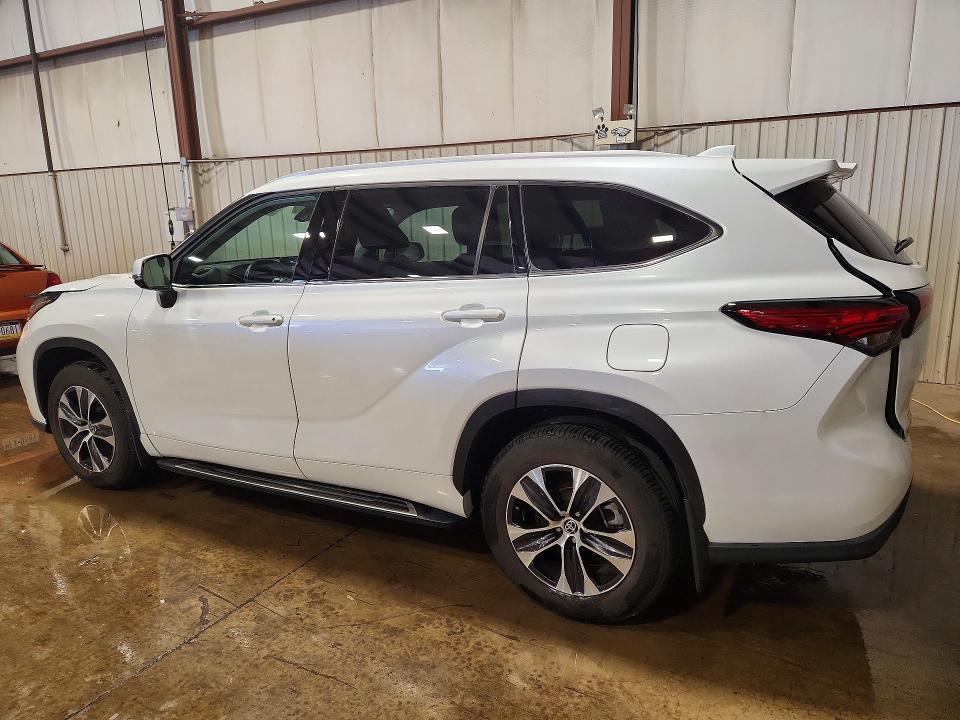 Продажа на аукционе авто 2022 Toyota Highlander, vin: 5TDHZRBH8NS563365, номер лота: 53548236