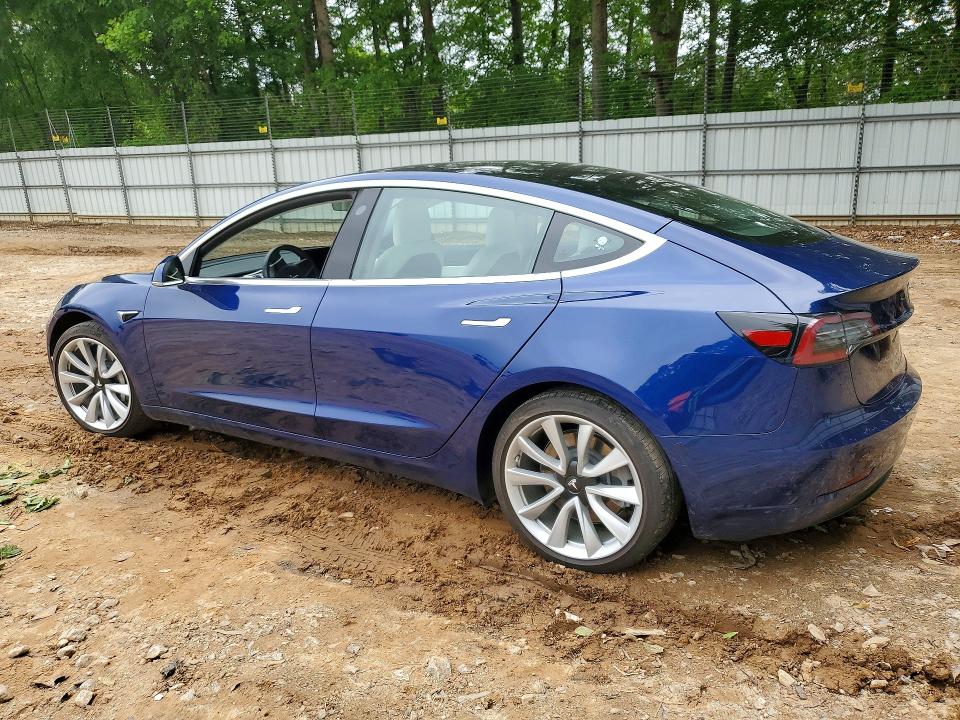Продажа на аукционе авто 2018 Tesla Model 3, vin: 5YJ3E1EB5JF135332, номер лота: 52172796