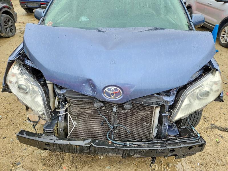 52701356 :رقم المزاد ، 5TDYK3DC0FS584117 vin ، 2015 Toyota Sienna مزاد بيع