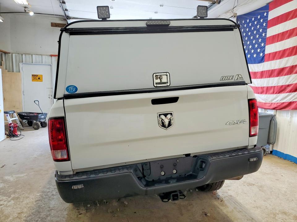 53767576 :رقم المزاد ، 1C6RR7FG2PS595451 vin ، 2023 Ram 1500 Classic مزاد بيع