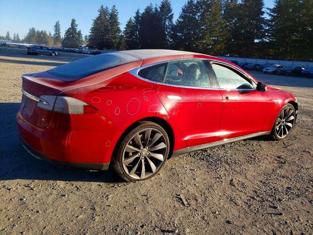 55058256 :رقم المزاد ، 5YJSA1E18FF118157 vin ، 2015 Tesla Model S مزاد بيع
