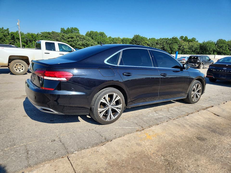 54353116 :رقم المزاد ، 1VWSA7A33MC011177 vin ، 2021 Volkswagen Passat مزاد بيع