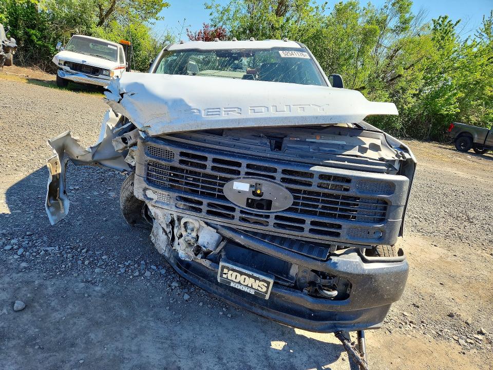 52541176 :رقم المزاد ، 1FT8W3DT3REF35606 vin ، 2024 Ford F350 مزاد بيع