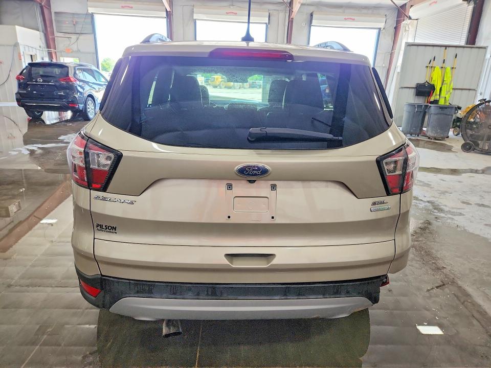 54408156 :رقم المزاد ، 1FMCU0HDXJUA82687 vin ، 2018 Ford Escape مزاد بيع