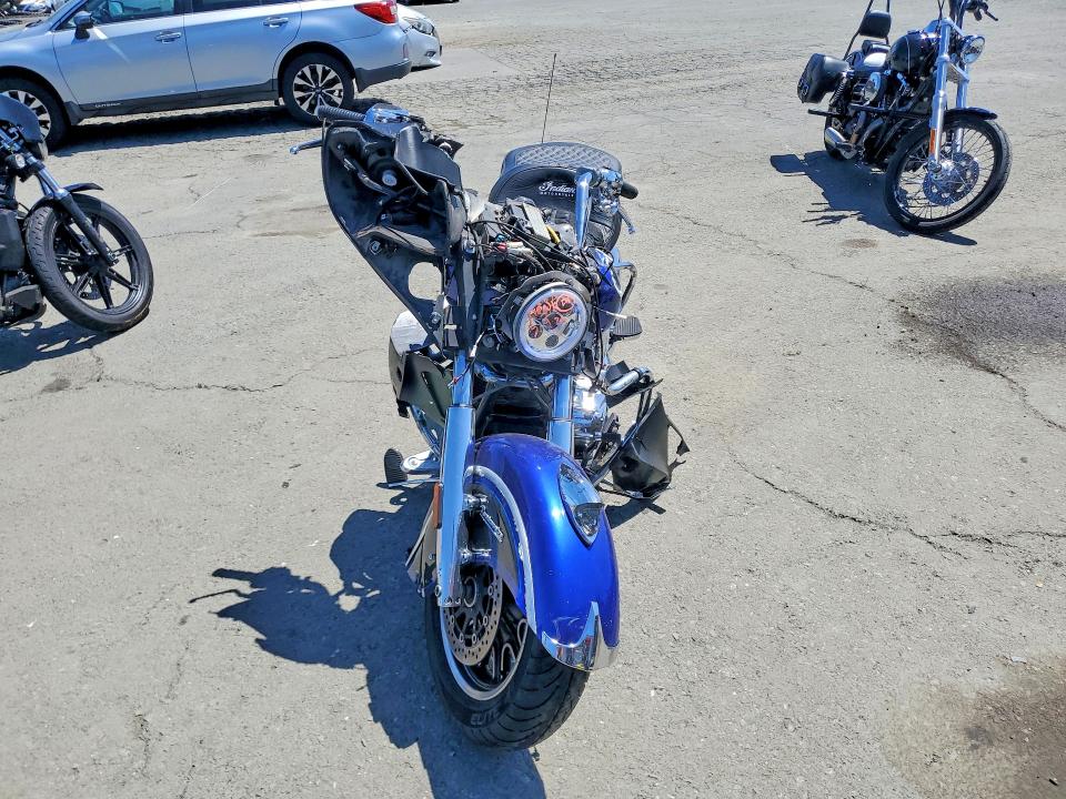 54686356 :رقم المزاد ، 56KTRAAA0F3326947 vin ، 2015 Indian Motorcycle Co. Roadmaster مزاد بيع