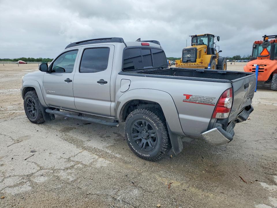 52145696 :رقم المزاد ، 5TFJU4GN5FX079134 vin ، 2015 Toyota Tacoma مزاد بيع