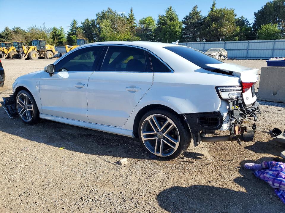 53122806 :رقم المزاد ، WAUJ8GFF0J1011249 vin ، 2018 Audi A3 مزاد بيع
