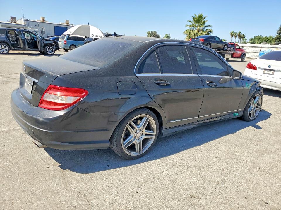 54090836 :رقم المزاد ، WDDGF5EB1BR137568 vin ، 2011 Mercedes-benz C مزاد بيع