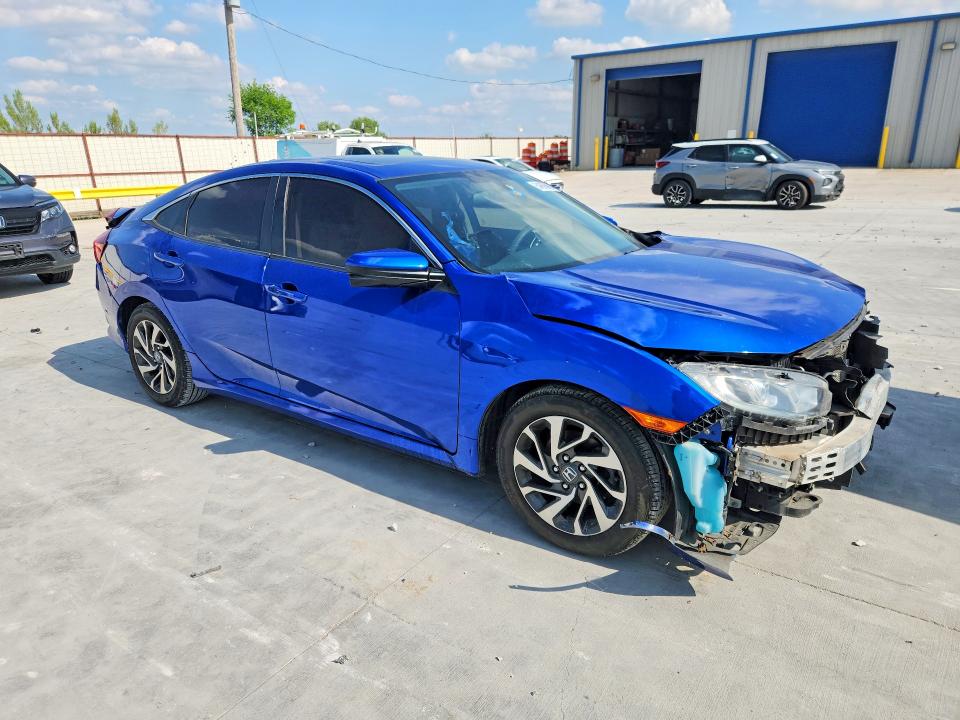 54688686 :رقم المزاد ، 19XFC2F72HE015846 vin ، 2017 Honda Civic مزاد بيع