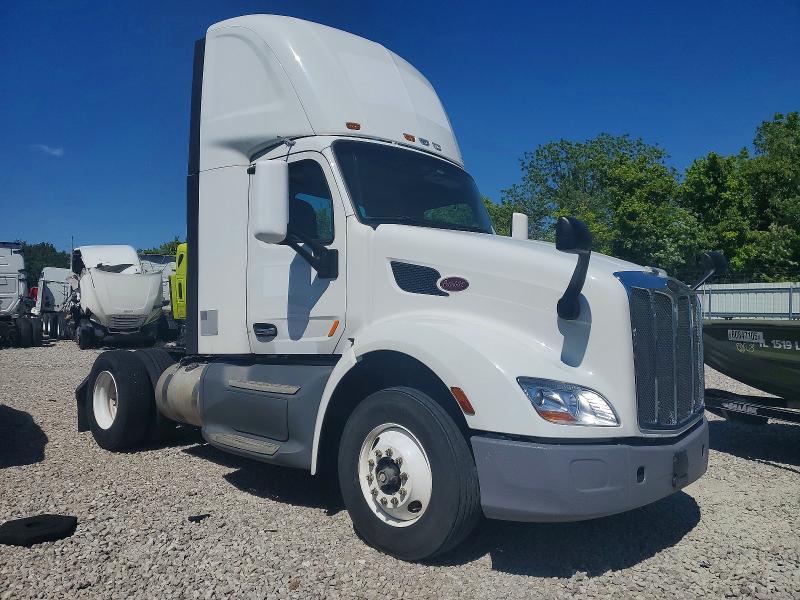 50615656 :رقم المزاد ، 1XPBA48X8GD339668 vin ، 2016 Peterbilt 579 مزاد بيع