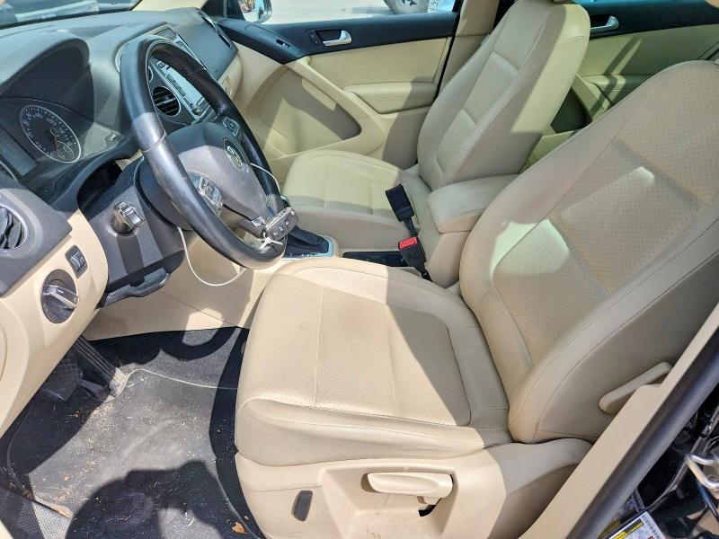 54350866 :رقم المزاد ، WVGAV7AX4FW555366 vin ، 2015 Volkswagen Tiguan مزاد بيع