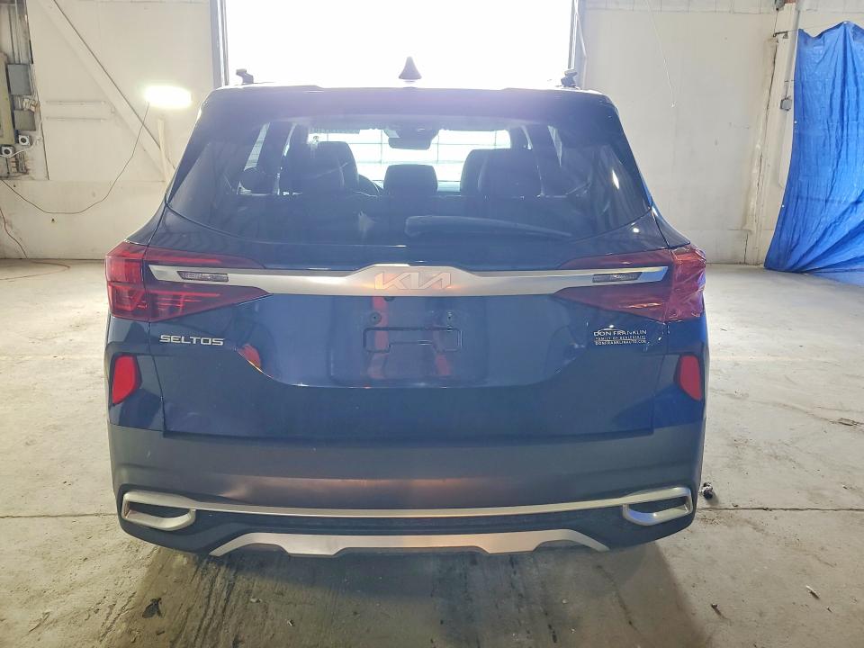 2023 Kia Seltos მანქანა იყიდება აუქციონზე, vin: KNDETCA28P7386165, აუქციონის ნომერი: 53575116