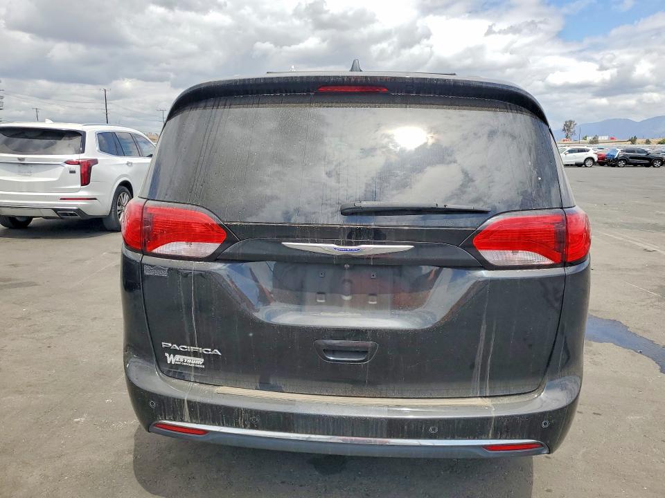 54890916 :رقم المزاد ، 2C4RC1BG1JR356155 vin ، 2018 Chrysler Pacifica مزاد بيع