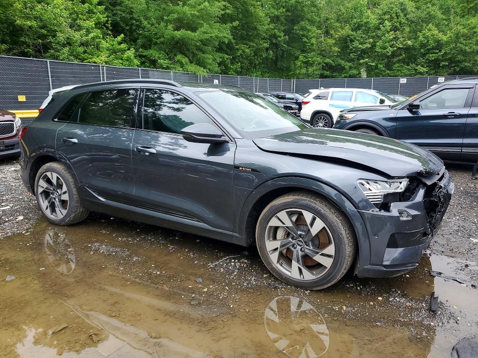 2021 Audi E-tron მანქანა იყიდება აუქციონზე, vin: WA1AAAGE5MB010701, აუქციონის ნომერი: 55091346