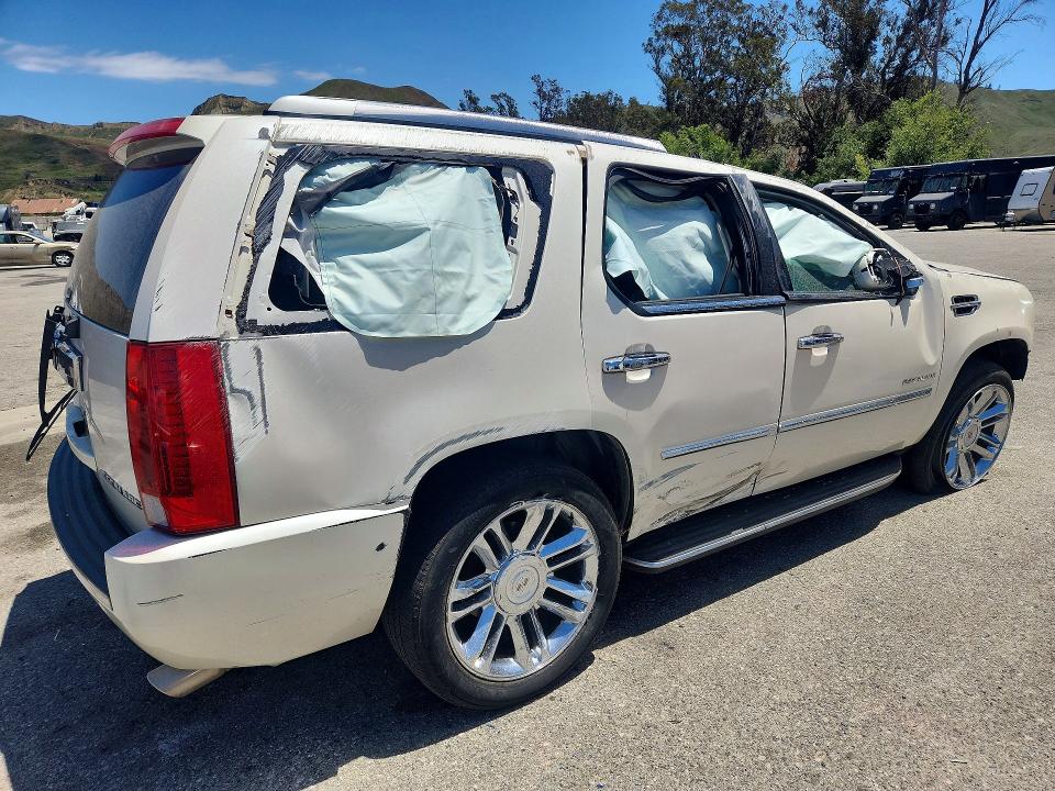 Auction sale of the 2010 Cadillac Escalade, vin: 1GYUKBEF3AR211866, lot number: 55609486