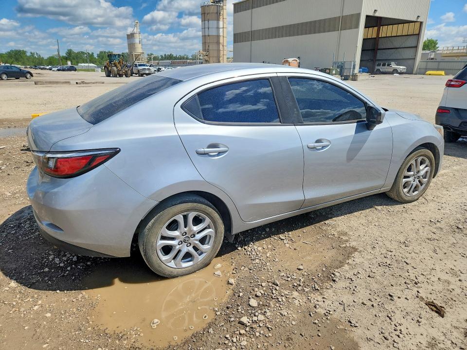 52659606 :رقم المزاد ، 3MYDLBYV6JY321621 vin ، 2018 Toyota Yaris Ia مزاد بيع