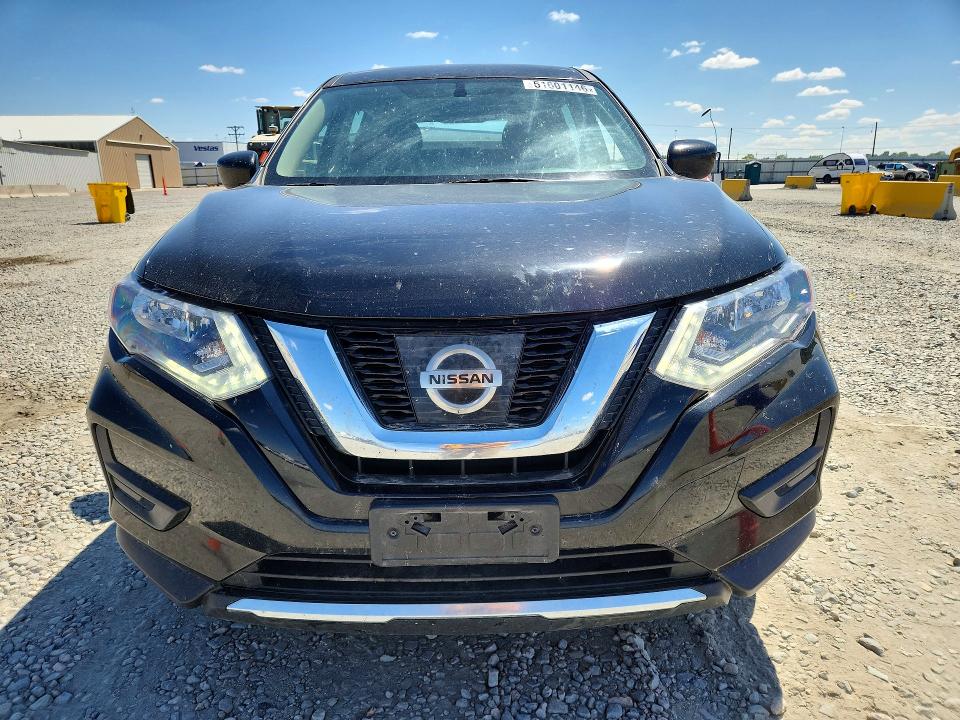 51601146 :رقم المزاد ، KNMAT2MV1HP617326 vin ، 2017 Nissan Rogue مزاد بيع