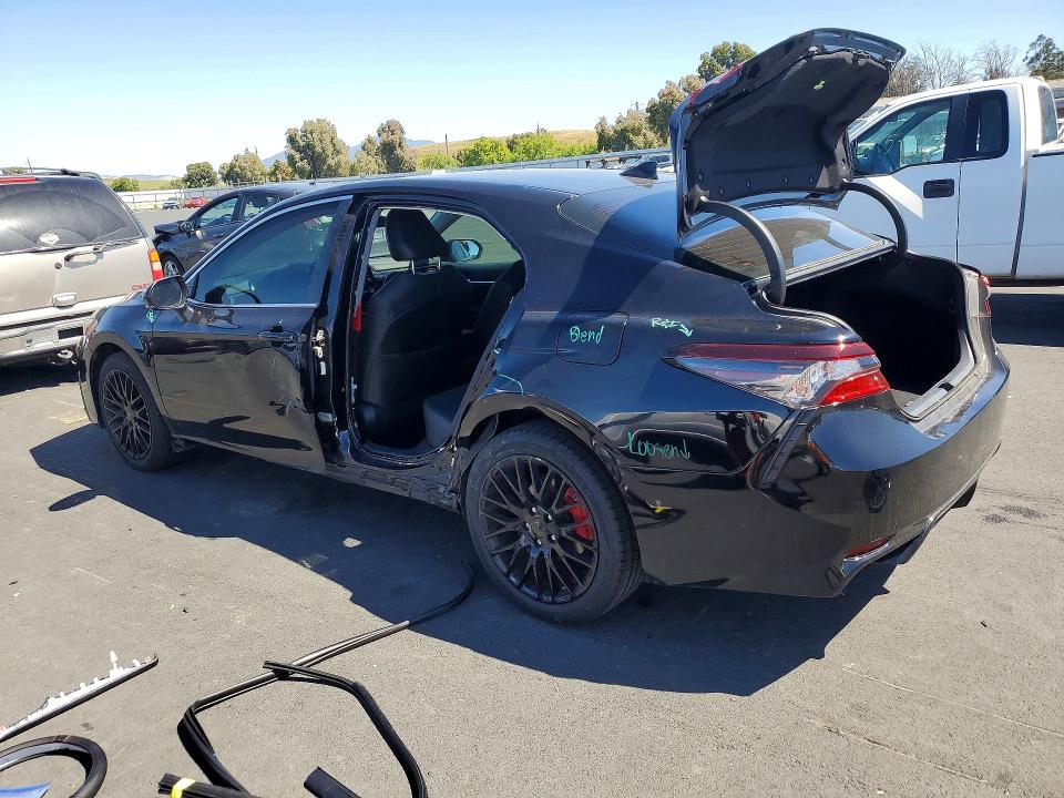 53779256 :رقم المزاد ، 4T1G11AK6NU673002 vin ، 2022 Toyota Camry مزاد بيع