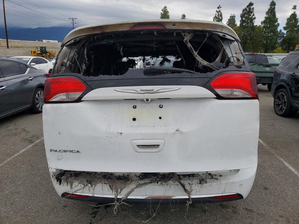 52220526 :رقم المزاد ، 2C4RC1BG1HR576101 vin ، 2017 Chrysler Pacifica مزاد بيع