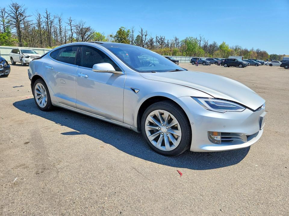 Продаж на аукціоні авто 2017 Tesla Model S, vin: 5YJSA1E2XHF230373, номер лоту: 54043626