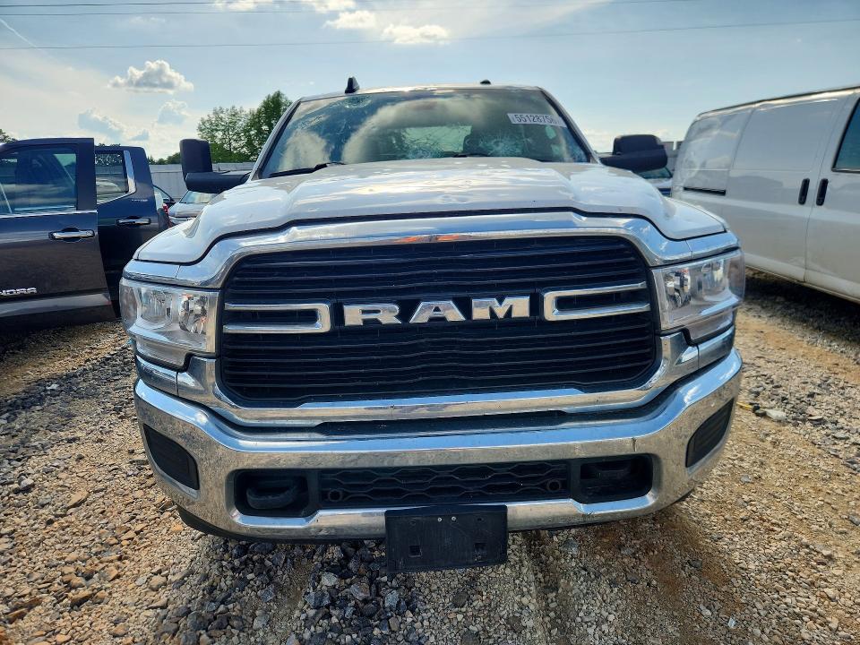 55128756 :رقم المزاد ، 3C6UR5JLXMG542082 vin ، 2021 Ram 2500 مزاد بيع