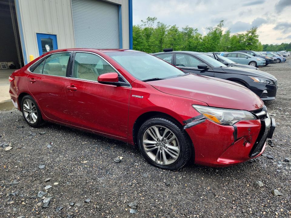2015 Toyota Camry Hybrid მანქანა იყიდება აუქციონზე, vin: 4T1BD1FK2FU143220, აუქციონის ნომერი: 52612526