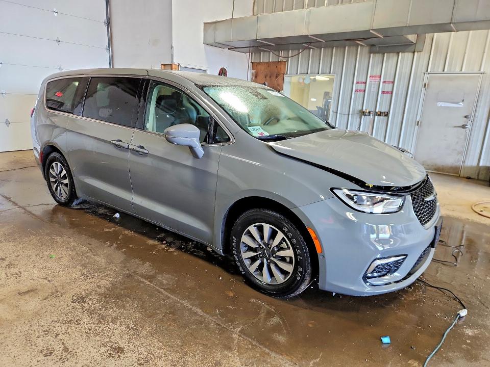Продажа на аукционе авто 2022 Chrysler Pacifica, vin: 2C4RC1L74NR124248, номер лота: 53263316