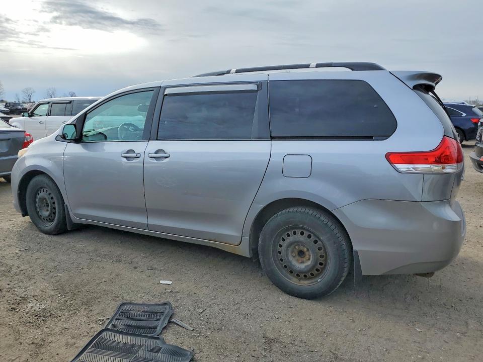 Продажа на аукционе авто 2011 Toyota Sienna, vin: 5TDKK3DC2BS030528, номер лота: 51824956