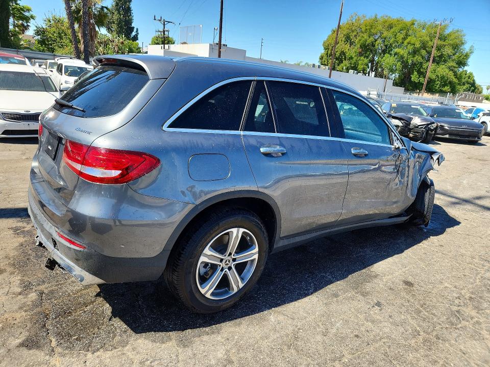48427926 :رقم المزاد ، WDC0G4KB1JV092929 vin ، 2018 Mercedes-benz Glc مزاد بيع