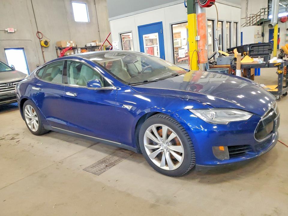 Продажа на аукционе авто 2015 Tesla Model S, vin: 5YJSA1S27FF090736, номер лота: 54631726
