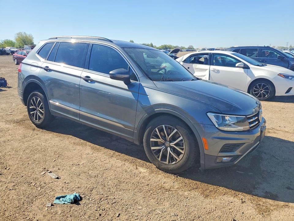 53418116 :رقم المزاد ، 3VV2B7AX2JM165183 vin ، 2018 Volkswagen Tiguan مزاد بيع